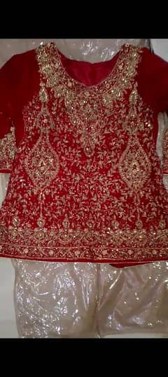 Red bridal lehnga/barat dress/wedding bridal lehnga 1 time wore