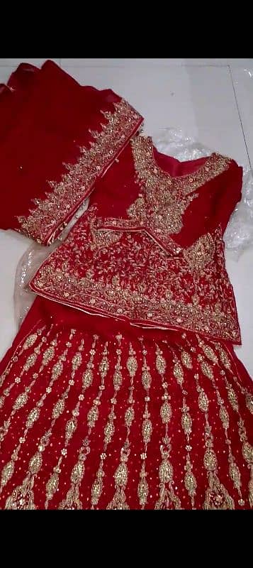 Red bridal lehnga/barat dress/wedding bridal lehnga 1 time wore 1