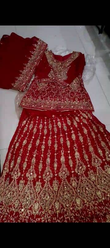 Red bridal lehnga/barat dress/wedding bridal lehnga 1 time wore 2