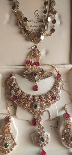 Bridal and party wear jewelry set