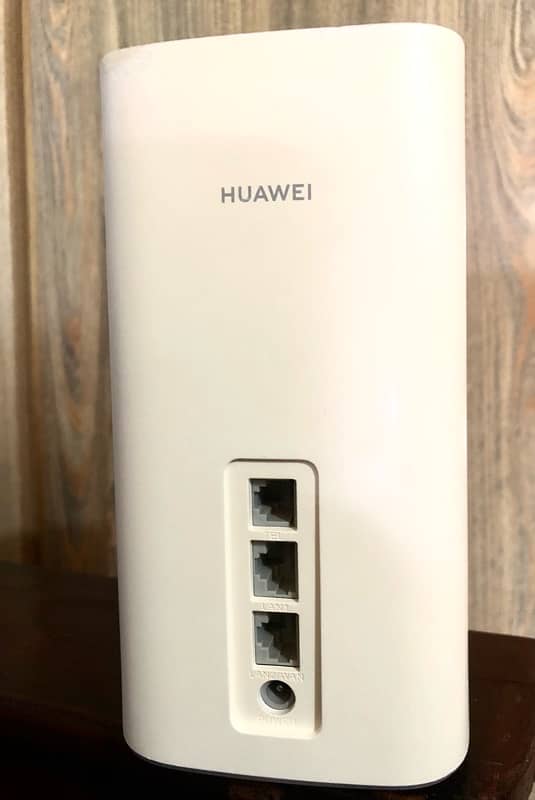 Huawei 5G CPE Pro 2 WiFi 6 Sim Router 1