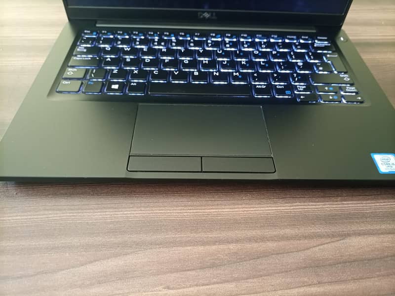 Dell Latitude 7390 Core i5 8th Gen 8GB RAM 256GB SSD Condtion 10 by 10 18