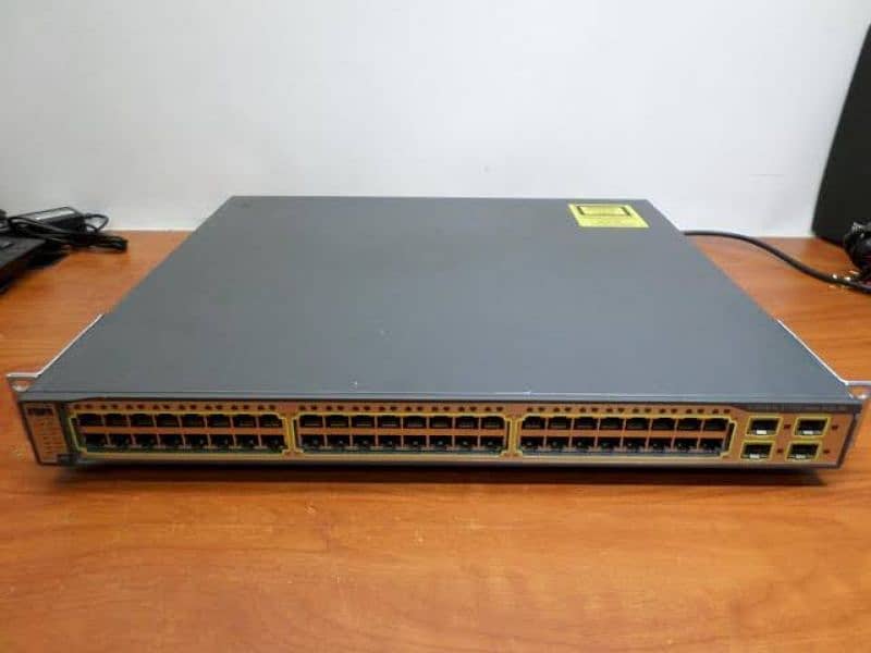 Switch Cisco Catalyst 3750G-48TS-S 48xRJ-45 4xSFP 0