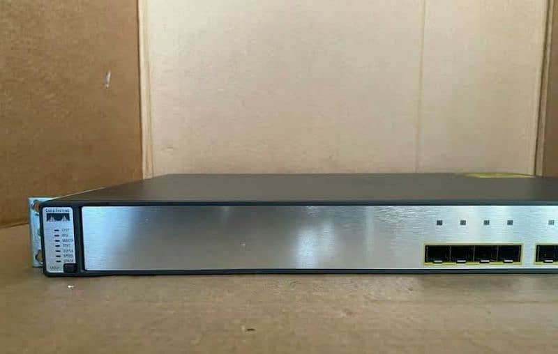 Cisco Catalyst 3750G 12 Port Gigabit SFP Switch - WS-C3750G-12S-E 0