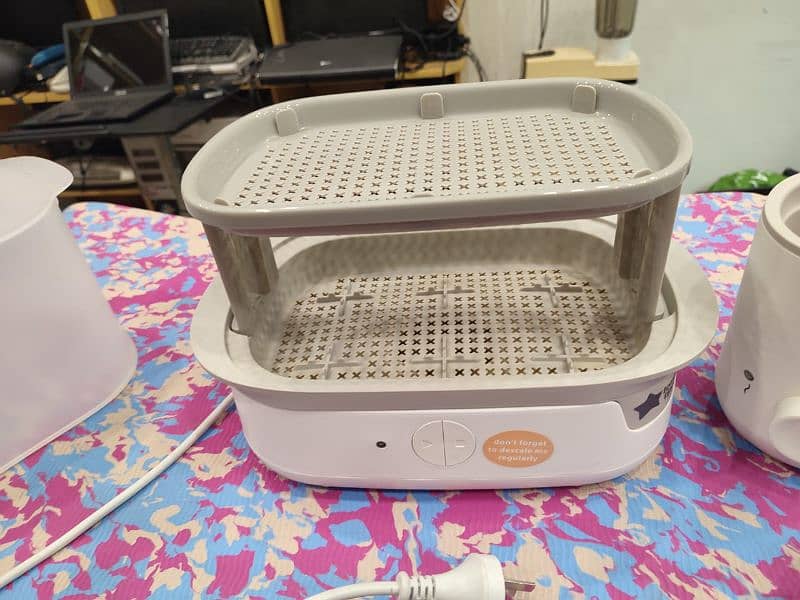 Original Tommee Tippee feeder warmer and Sterlizere 4