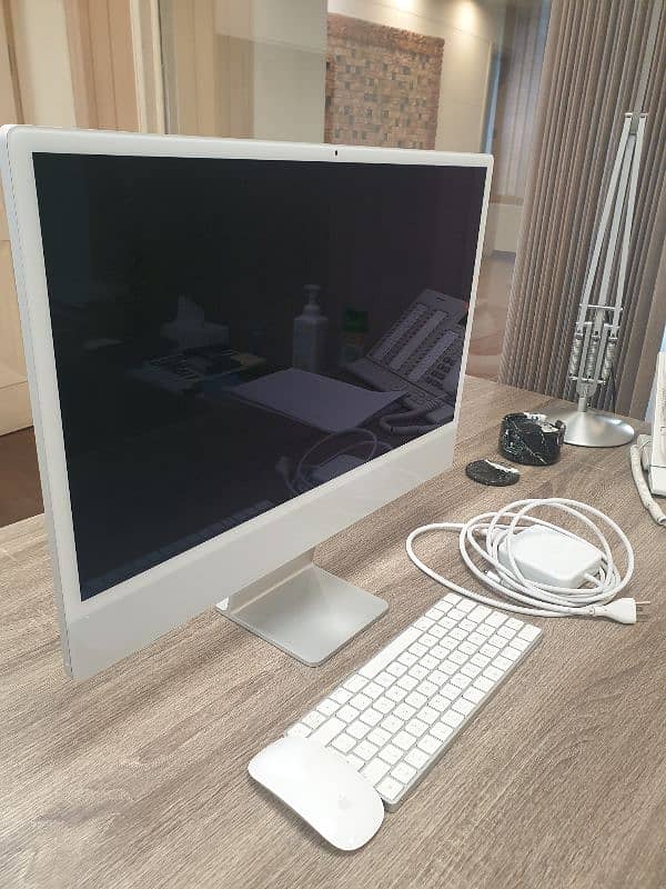 iMac (24-inch, M1, 2021) 512GB &8GB 1