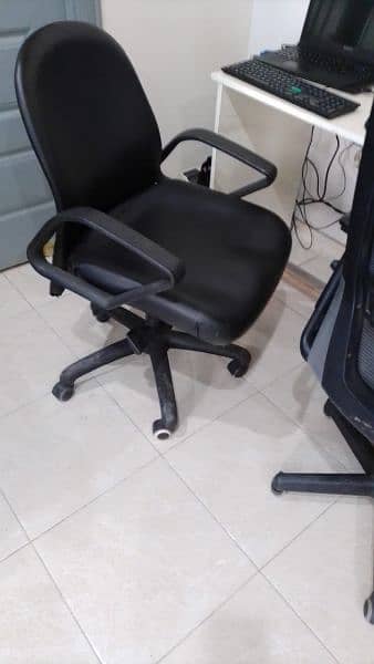 Office Furniture/Branded used Office Furniture/Bulk Quality Available 4