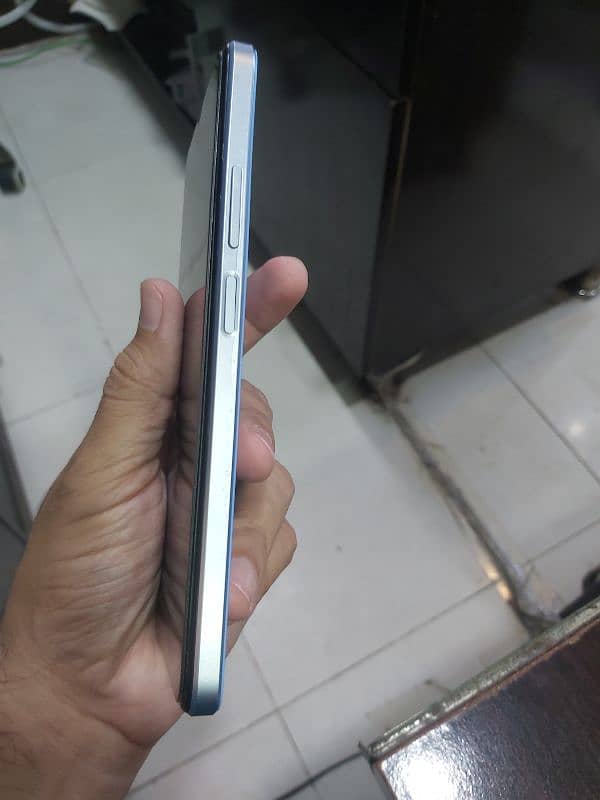 Oppo A17 4/64 available for sale. 3