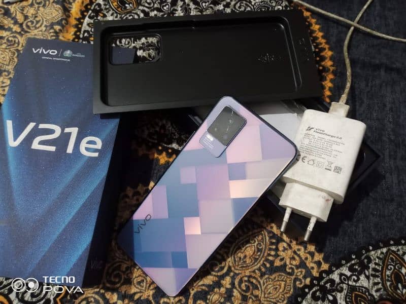 Vivo V21e. 08+04/128,  64Mp Camera With Box + Orignal Charger 5