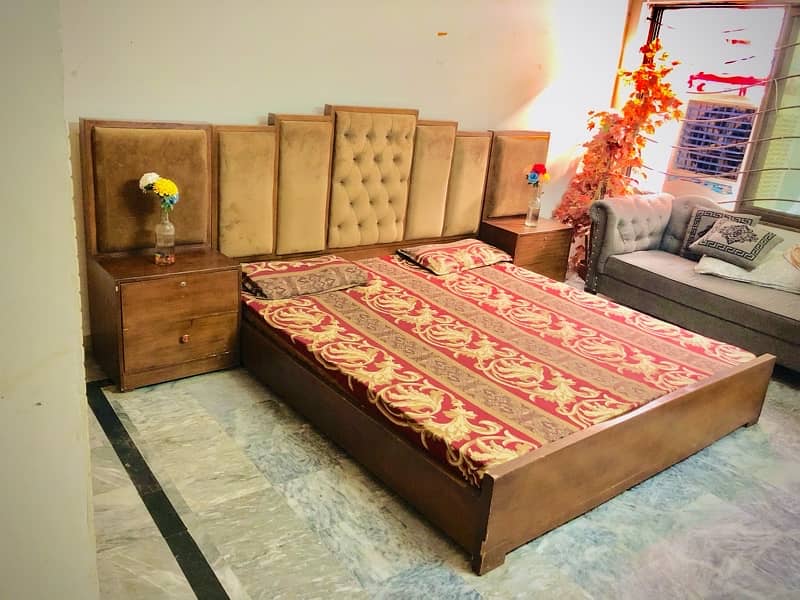 Double bed set with new mattress 0