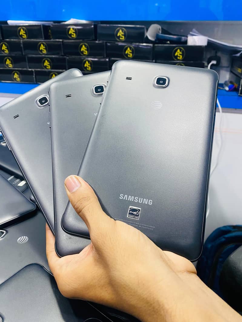 Tab Samsung Tab E 0