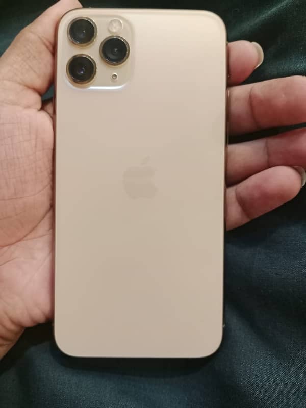 iPhone 11 Pro 4