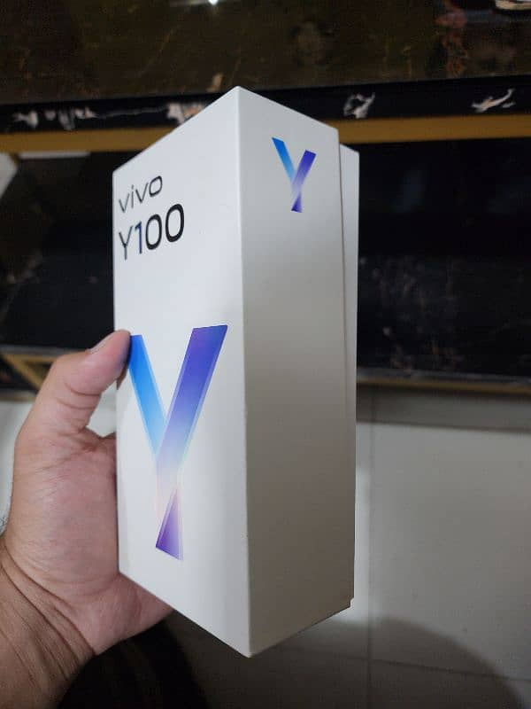 vivo y100 8/256 0