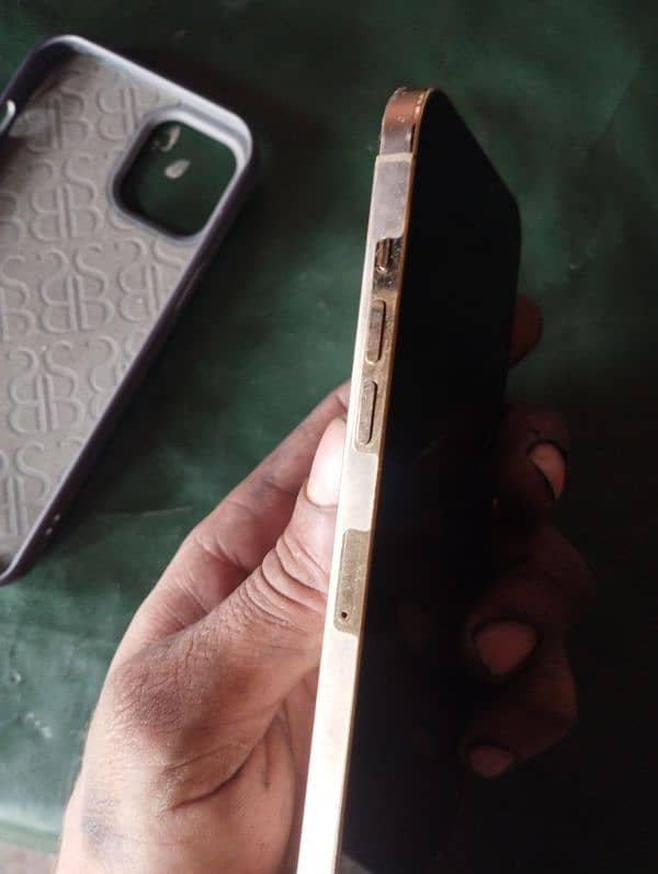 I phone 12pro max fatre unlock 1