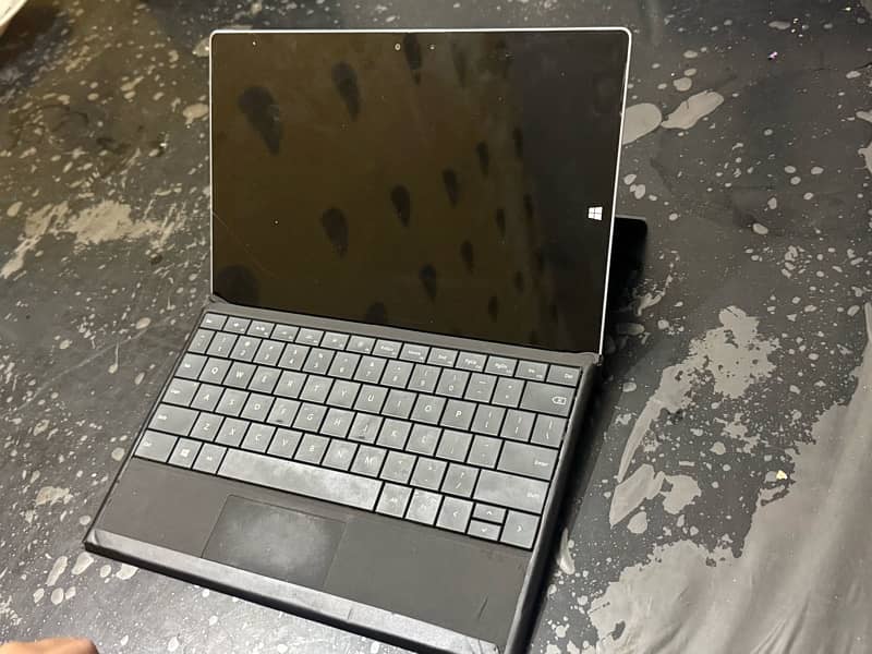 Microsoft Surface Go 2 laptop 4