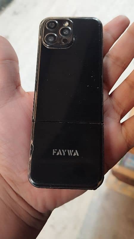 faywa mobile and box 10 by 10 condition 4