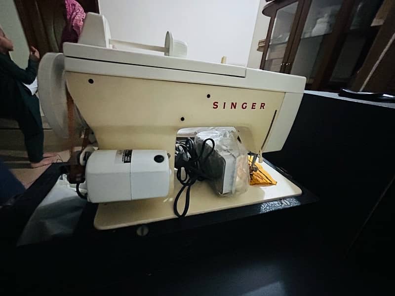 Singer Imported just like NEW SWEING machine 8