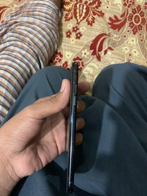 Apple I phone Xr Housing in black colour 4