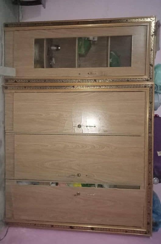 3 panel cupboard and 1 divider 4