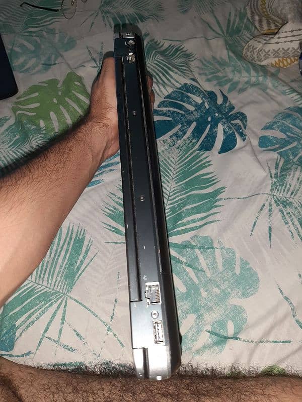 Dell Latitude e6440 Intel core i5 4gb Ram 500gb hard 3