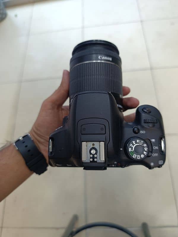 Canon 700D with 18-55mm 0