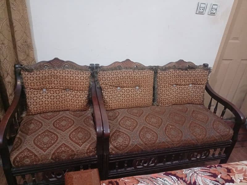 4 Seater wooden sofa set 0