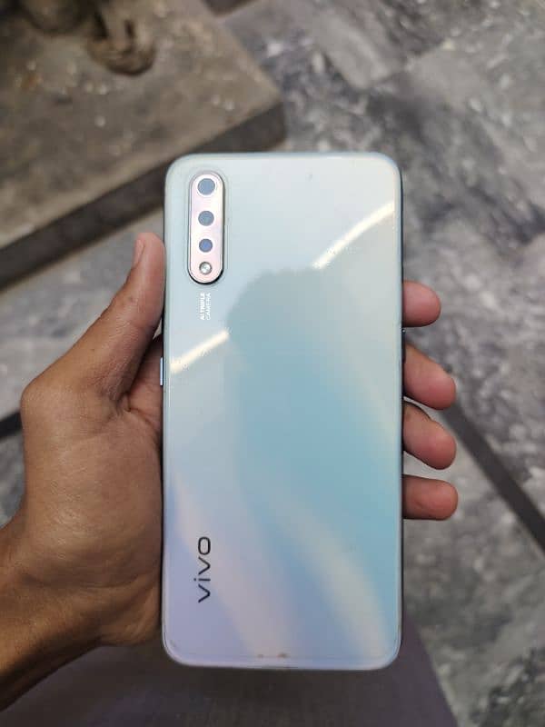 vivo s1 4/128 3