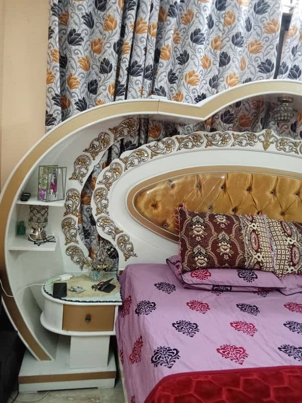 Good condition Deco Furniture bed room set for sale in karachi 1