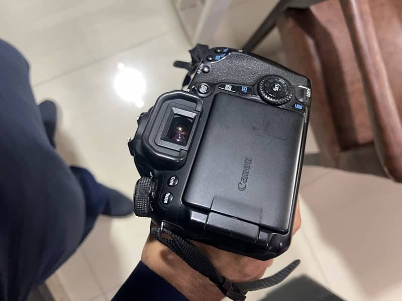 canon 70D DSLR camera with wifi 5