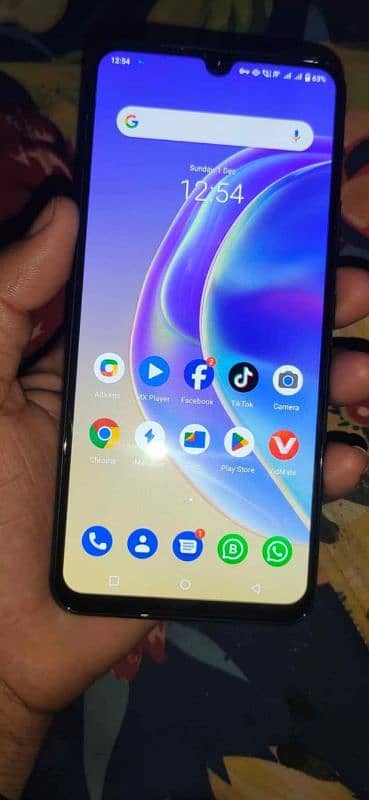 vivo V21e 10/10 condition whatsap 03247471732 1