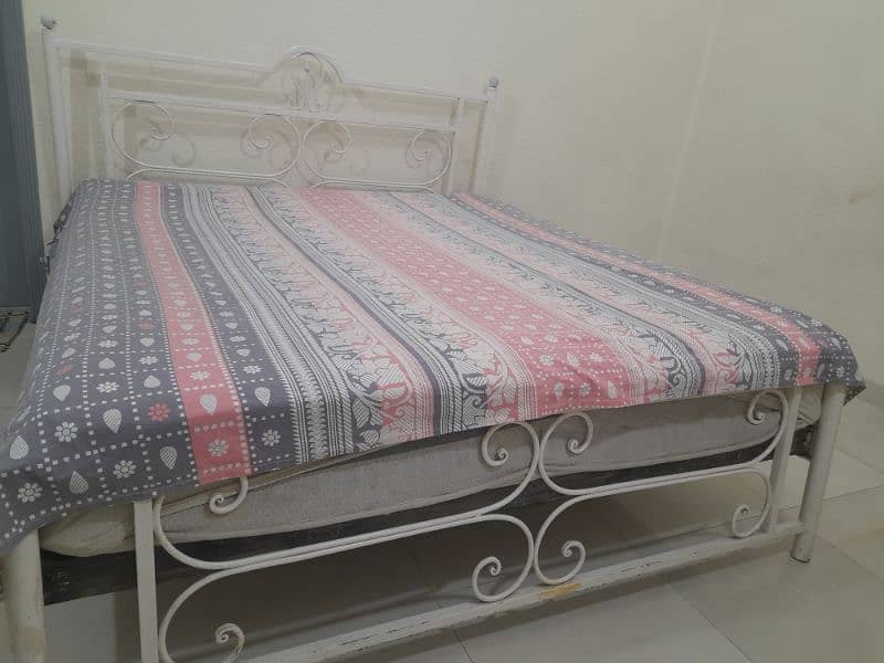 Iron King size bed 3