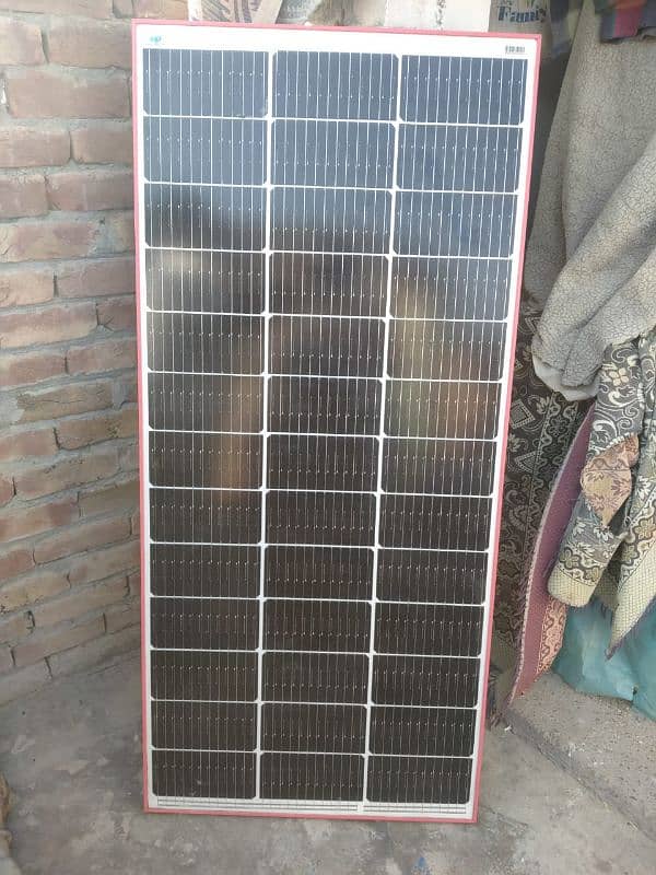 MG 180watt solar panel 5 month used warranty 1 year 0