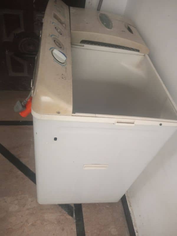 Dawlance washing machine and dryer 3