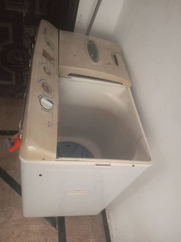 Dawlance washing machine and dryer 4