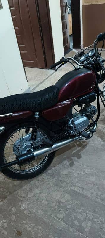 honda cd 100 2012 model in mint condition non accidental all geniun 2