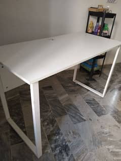 White Ikea study table/laptop table/decor table