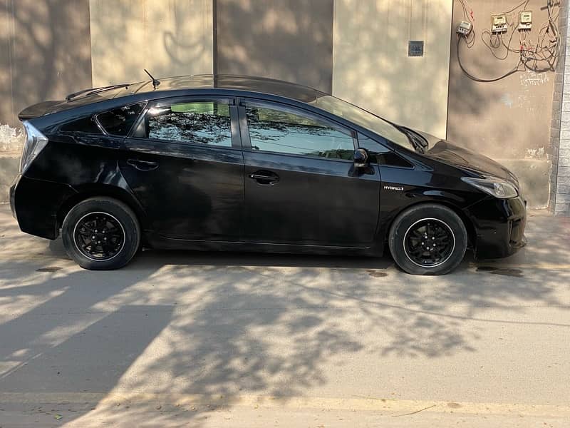 Toyota Prius 2014/17 G Touring leather seats 2