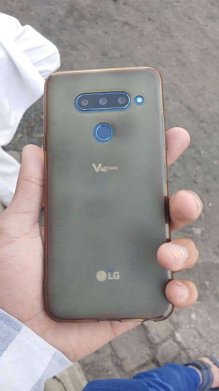 LG V40 THINQ 5