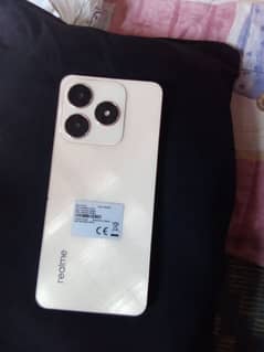 Realme c61 1 month used 6gb ram 128room