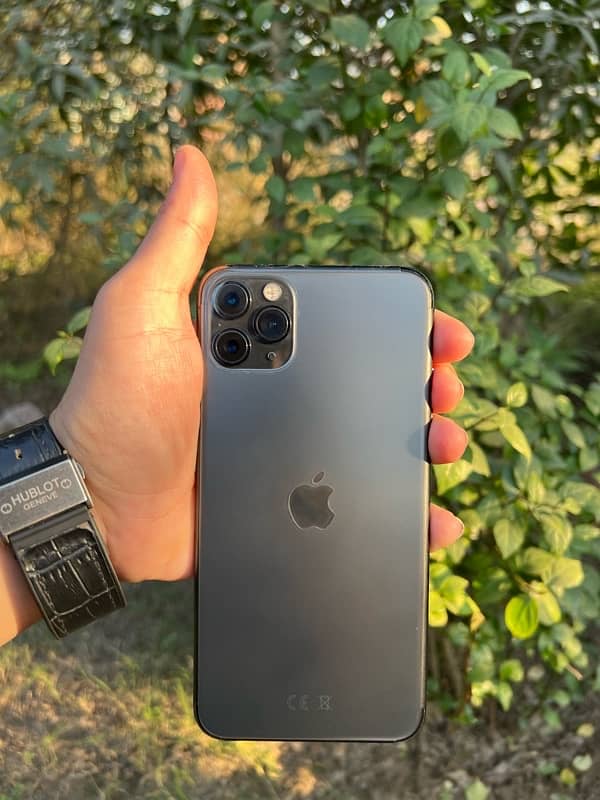 1 phone 11 pro Max 512 Gb factory unlock 3