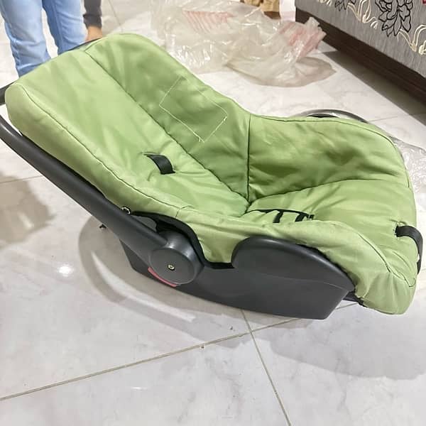 Carry cot plus car seat 0