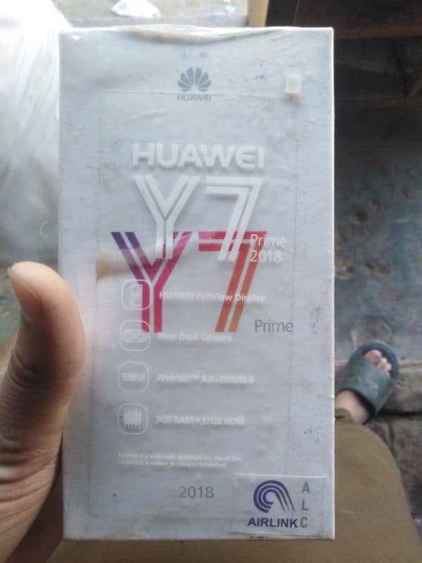 HUAWEI Y7 Prime 3.32 lush condition original box or charger 9