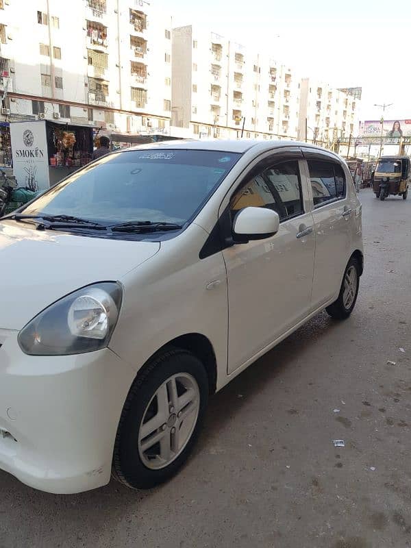 Daihatsu Mira 2012 3