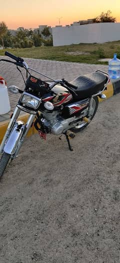 Honda 125 black colour