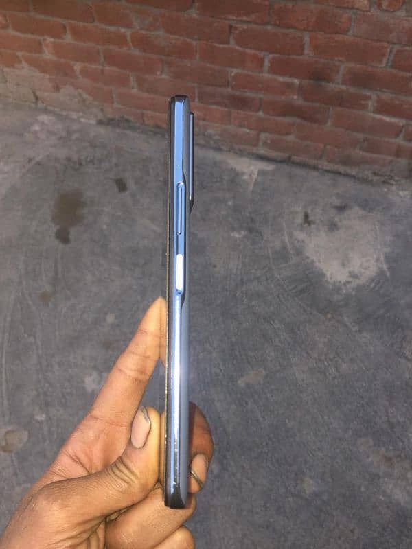 infinix zero x neo( 8+3. ram 128) RS. 25500 3