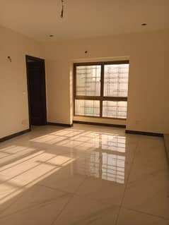 WELL MAINTAINED BUILDING 3 BED DD Flat AVAILABLE FOR RENT