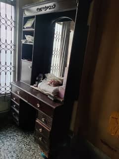 dressing table/ wooden dressing table