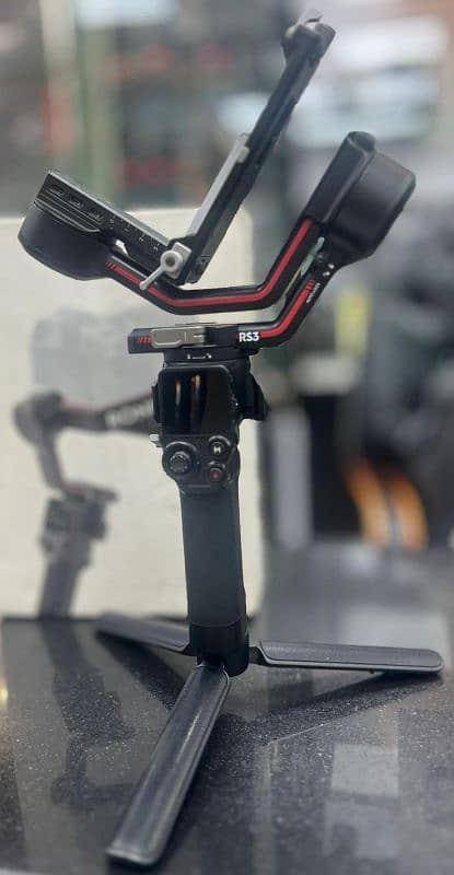 DJI Rs4 Camera Gimbal Available 1