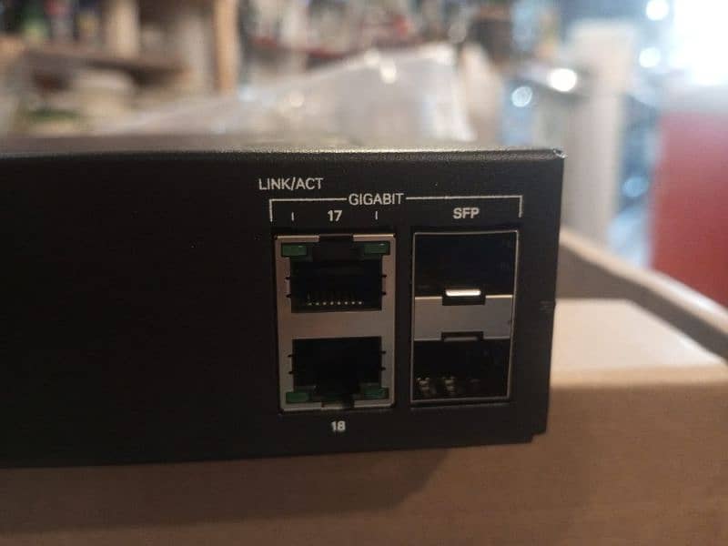 LINKSYS LGS318P 4