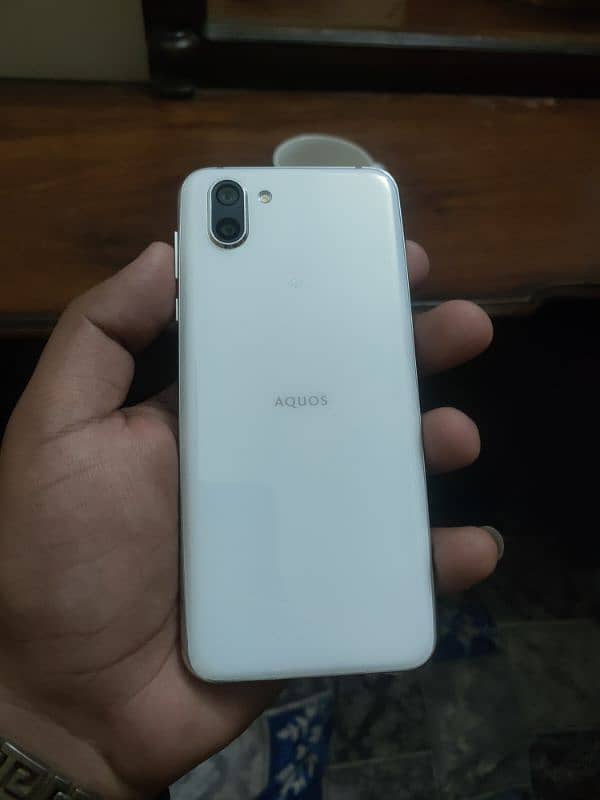 AQUOS R2  4 64 ono pta only exchange 0